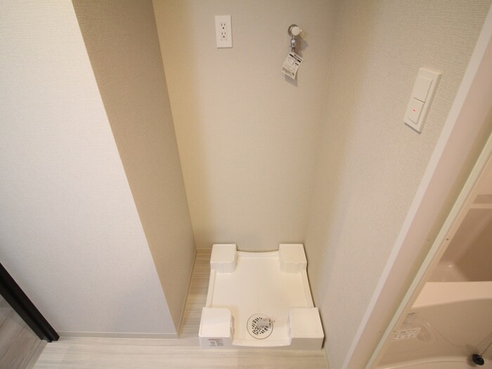 物件内観写真18　(洗濯機置場)