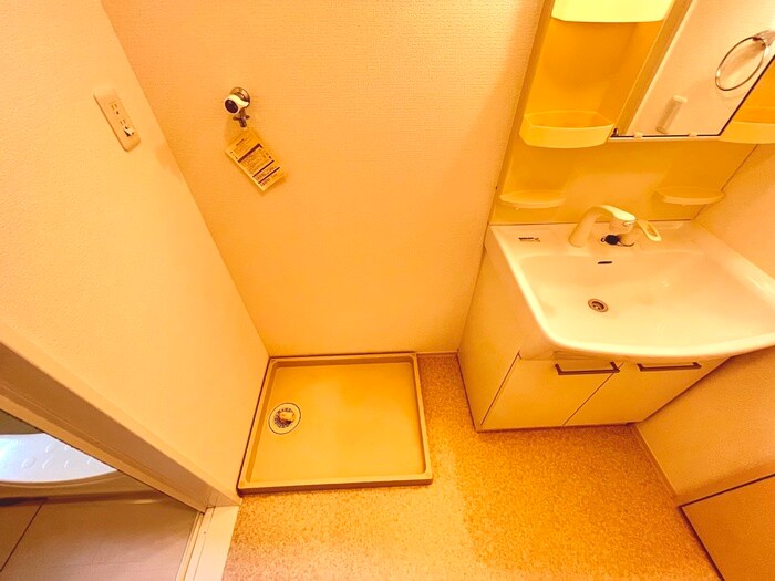 物件内観写真17　(洗濯機置場)