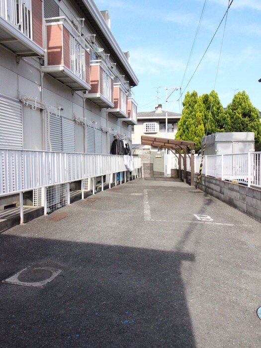 物件外観写真3　(駐輪場)