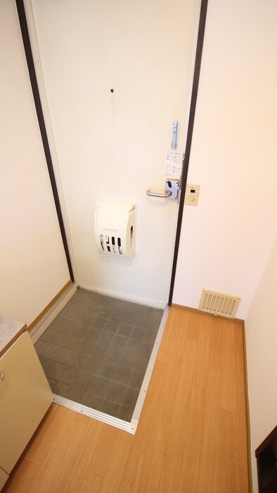 物件内観写真15　(玄関)