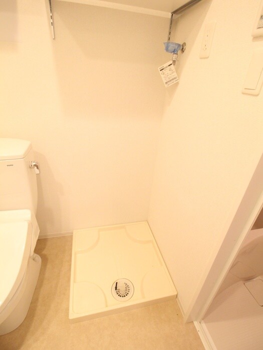 物件内観写真10　(洗濯機置場)