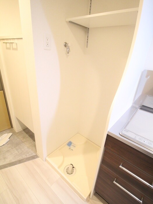 物件内観写真15　(洗濯機置場)