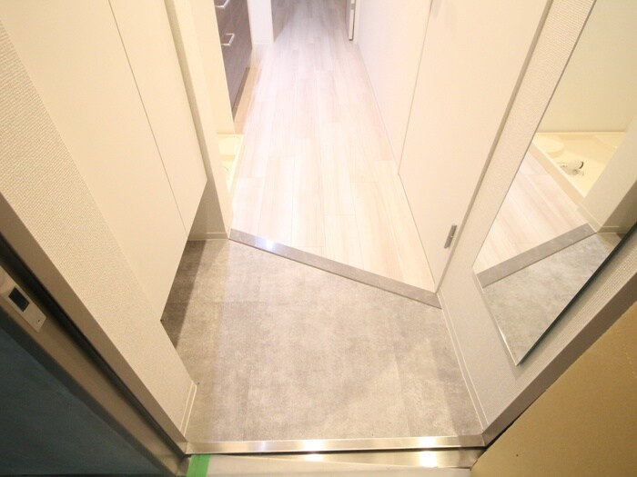 物件内観写真17　(玄関)