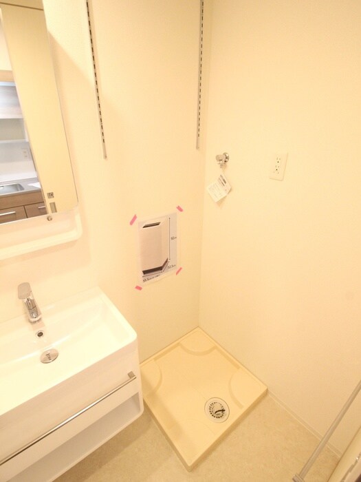 物件内観写真11　(洗濯機置場)