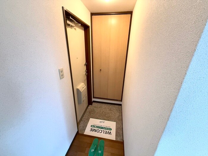 物件内観写真7　(玄関)