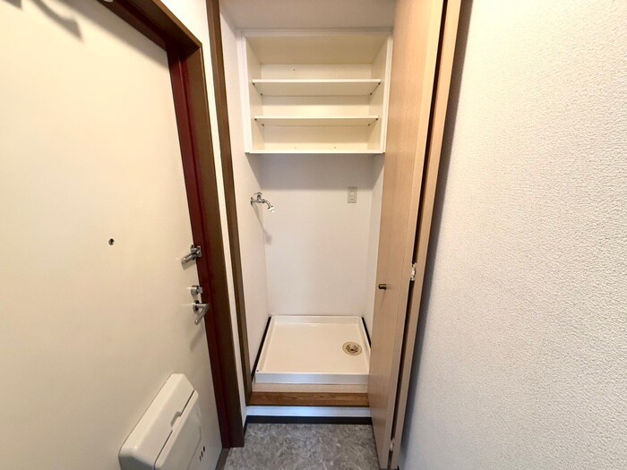 物件内観写真12　(洗濯機置場)