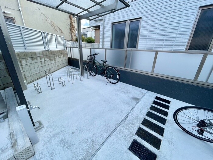 物件外観写真5　(駐輪場)