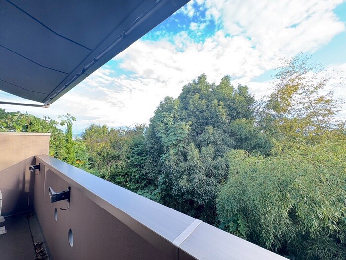 物件内観写真22　(室内からの展望)