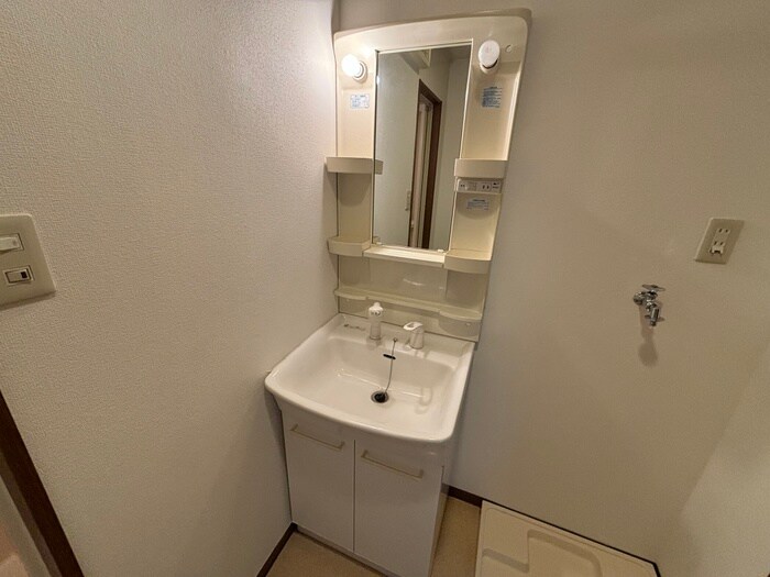 物件内観写真11　(洗面)