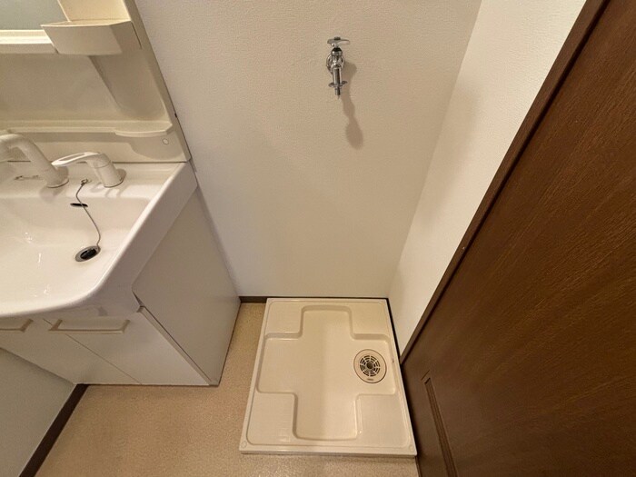 物件内観写真14　(洗濯機置場)