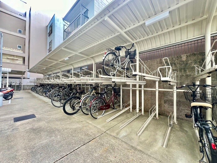 物件外観写真3　(駐輪場)