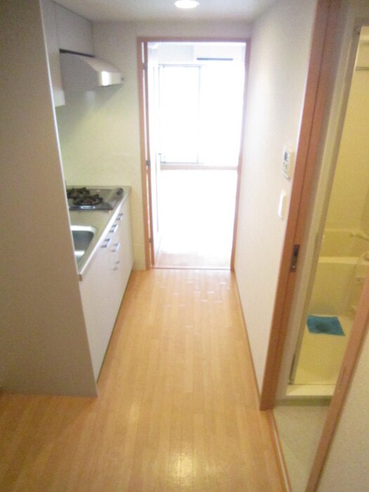 物件内観写真11　(廊下)