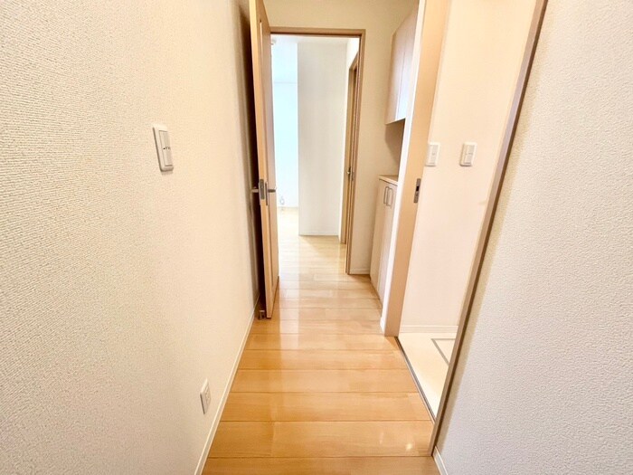 物件内観写真19　(廊下)