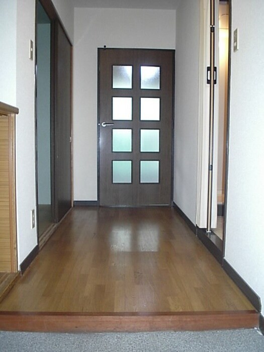 物件内観写真13　(廊下)