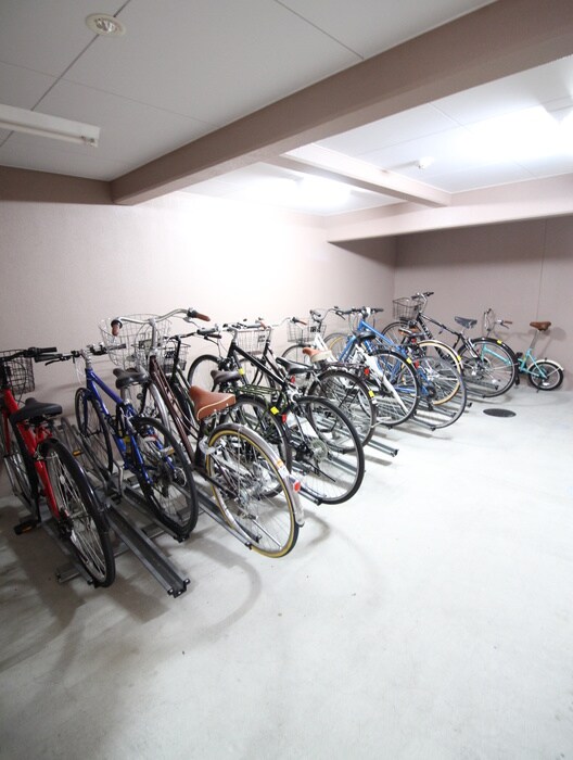 物件外観写真5　(駐輪場)