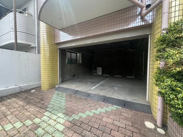 物件外観写真4　(駐車場)