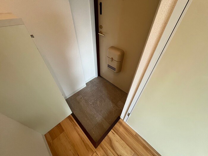物件内観写真15　(玄関)