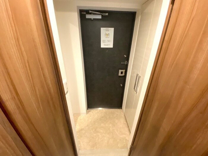 物件内観写真15　(玄関)