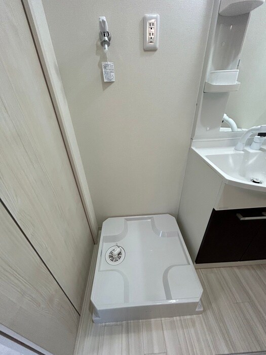 物件内観写真11　(洗濯機置場)