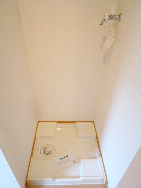 物件内観写真9　(洗濯機置場)