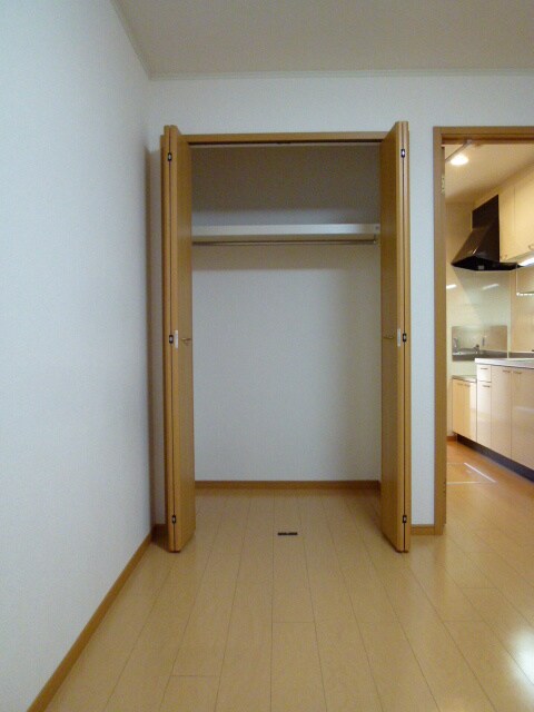 物件内観写真15　(収納)