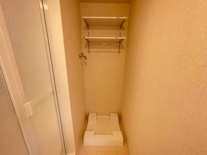 物件内観写真20　(洗濯機置場)