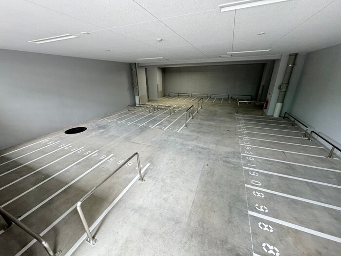 物件外観写真6　(駐輪場)