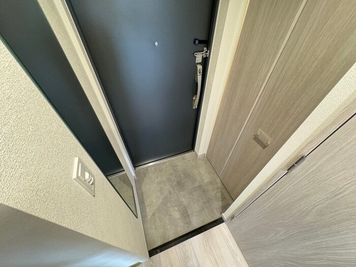 物件内観写真16　(玄関)
