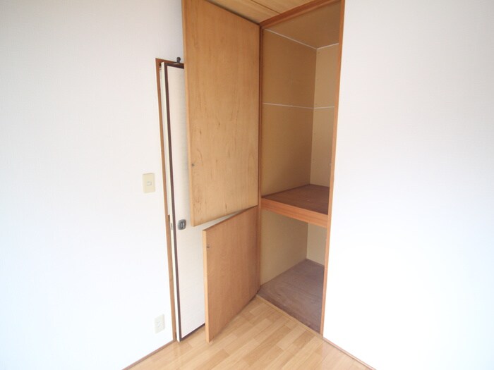 物件内観写真12　(収納)