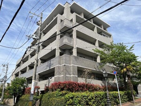 エスリ－ド雲雀丘花屋敷(303)外観写真
