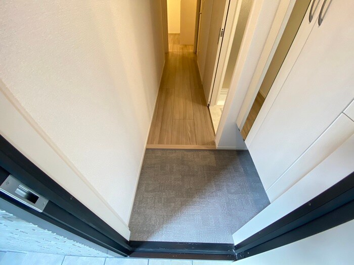 物件内観写真17　(玄関)