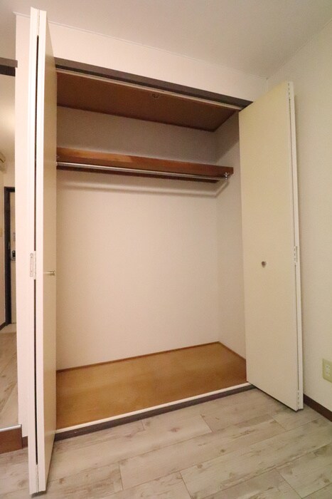 物件内観写真12　(収納)