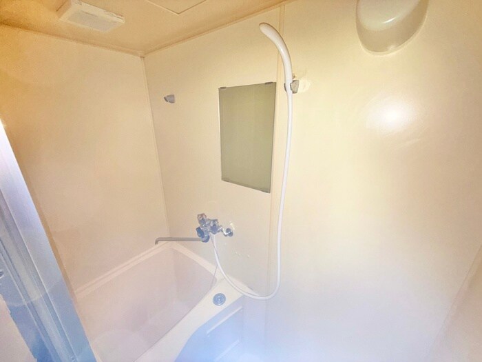 三国ＤＥＮＯビルのバス