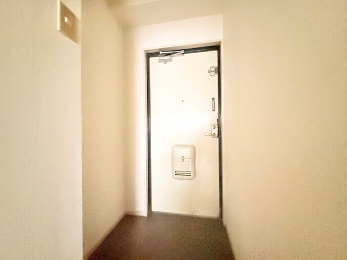 物件内観写真16　(玄関)