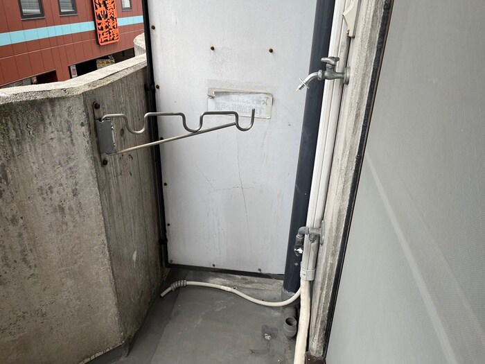 物件内観写真16　(洗濯機置場)