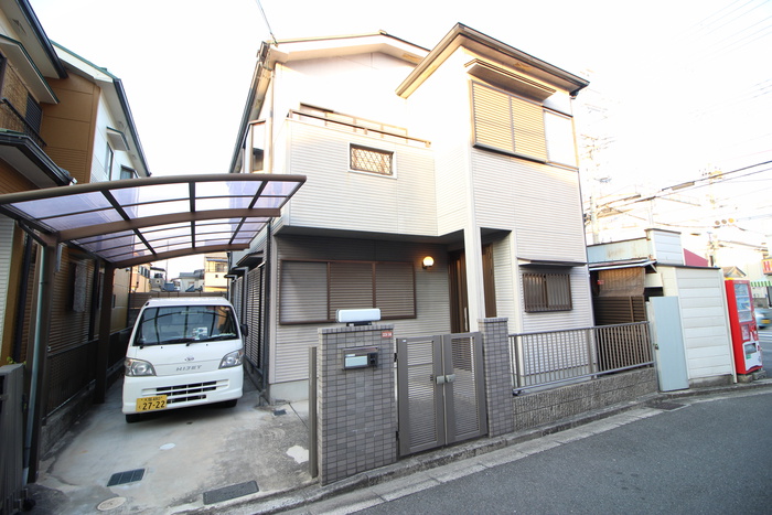 高槻市大冠町3丁目貸家