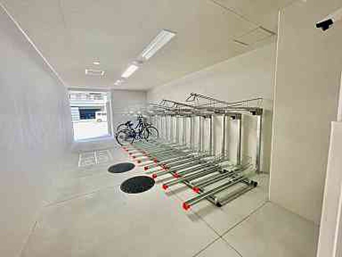 物件外観写真5　(駐輪場)