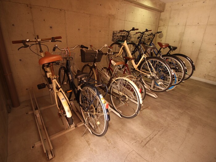 物件外観写真6　(駐輪場)