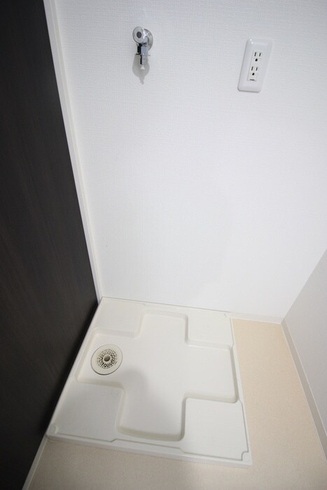 物件内観写真14　(洗濯機置場)