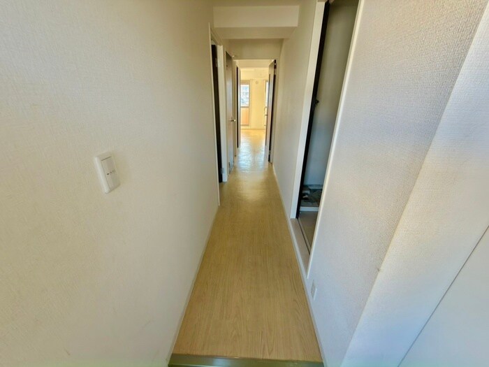 物件内観写真20　(廊下)
