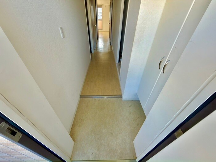 物件内観写真22　(玄関)