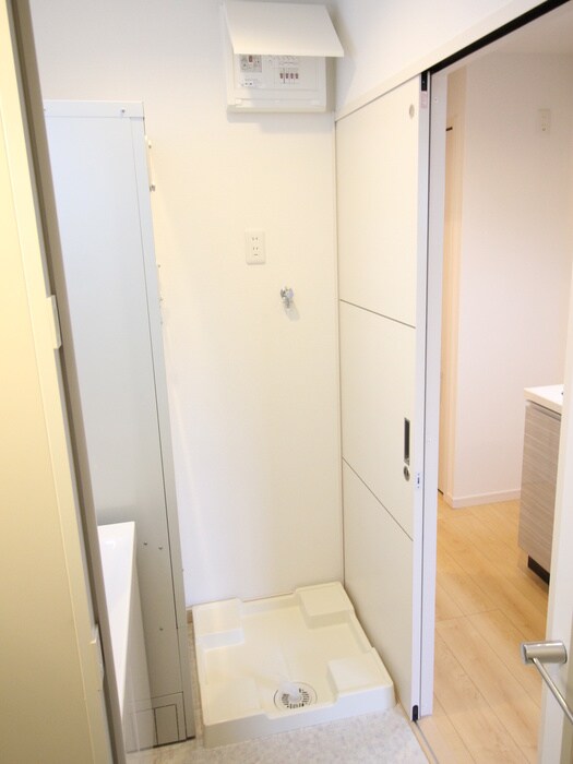 物件内観写真11　(洗濯機置場)