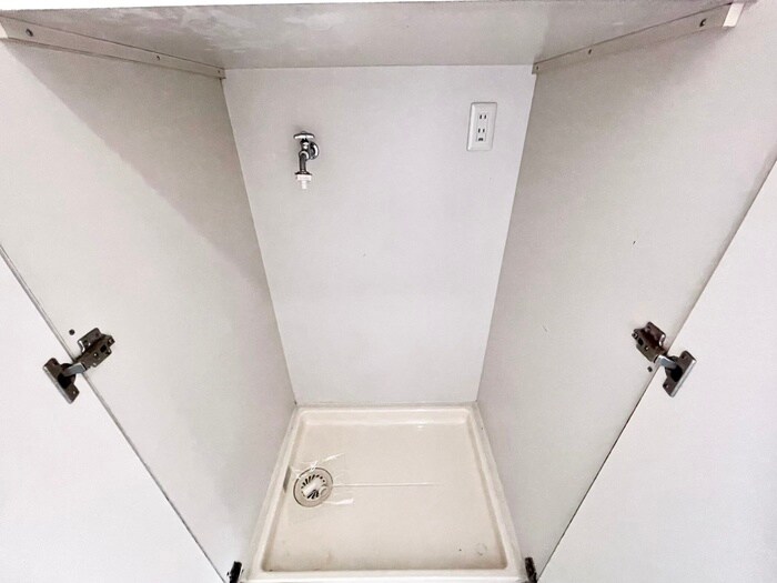 物件内観写真18　(洗濯機置場)