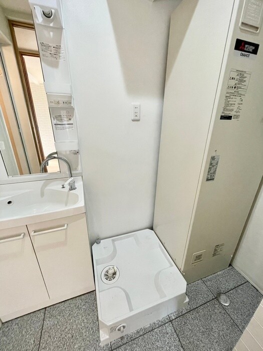 物件内観写真13　(洗濯機置場)