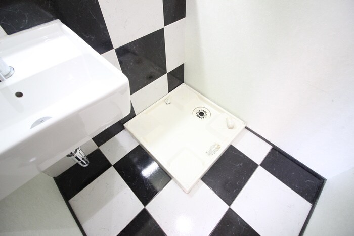 物件内観写真14　(洗濯機置場)