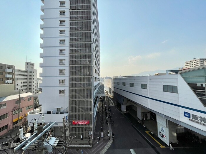 物件内観写真16　(室内からの展望)