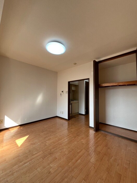 物件内観写真9　(居室)