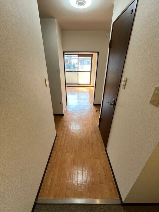 物件内観写真20　(廊下)