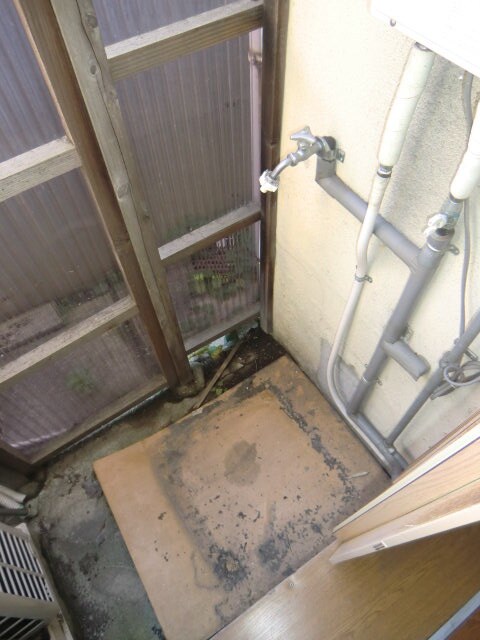 物件内観写真14　(洗濯機置場)