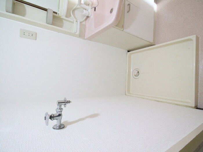 物件内観写真13　(洗濯機置場)